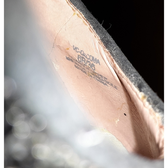 Vince Camuto "Dacoma" Platform Pump - Picture 14 of 15